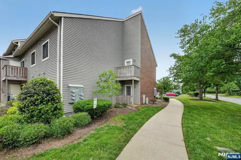 601 Ravens Crest Dr #601, Plainsboro, NJ 08536