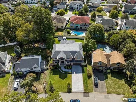 View/Area - 146 Stuart St, Paramus, NJ 07652 photo 1 of 2