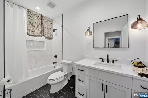 Bath - 146 Stuart St, Paramus, NJ 07652 photo 1 of 5