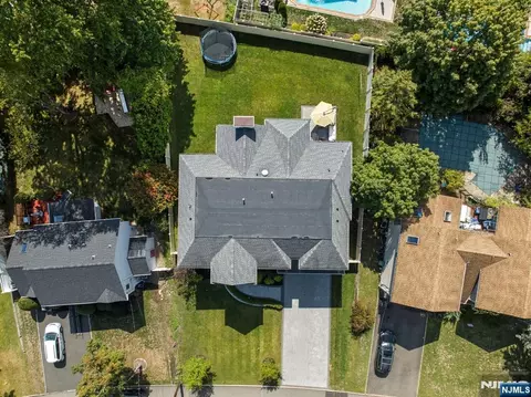View/Area - 146 Stuart St, Paramus, NJ 07652 photo 2 of 2