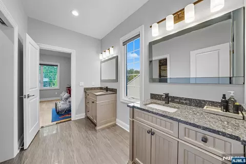 Entry Way - 146 Stuart St, Paramus, NJ 07652 photo 10 of 10