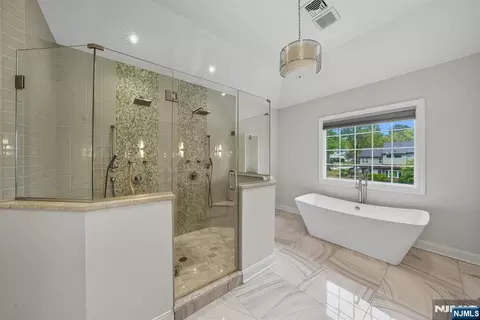 Bath - 146 Stuart St, Paramus, NJ 07652 photo 3 of 5