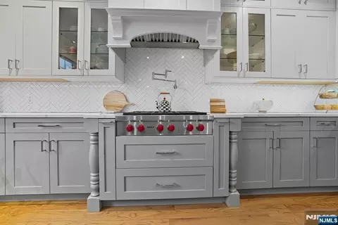 Kitchen - 146 Stuart St, Paramus, NJ 07652 photo 4 of 4