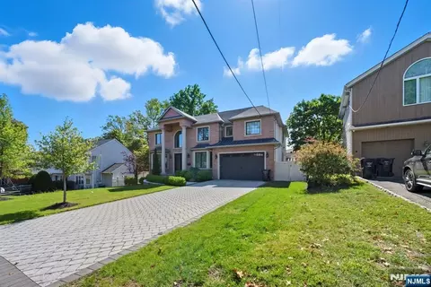 Exterior - 146 Stuart St, Paramus, NJ 07652 photo 4 of 6