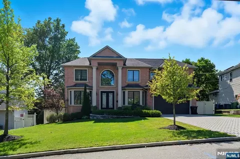 Exterior - 146 Stuart St, Paramus, NJ 07652 photo 2 of 6