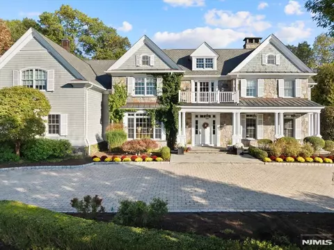 29 Mcgrath Dr, Cresskill, NJ 07626