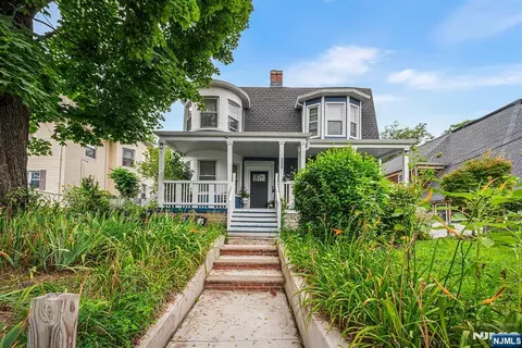 328 Springdale Ave, East Orange, NJ 07017