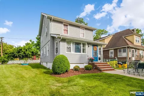 13 Elm Dr, Cedar Grove, NJ 07009