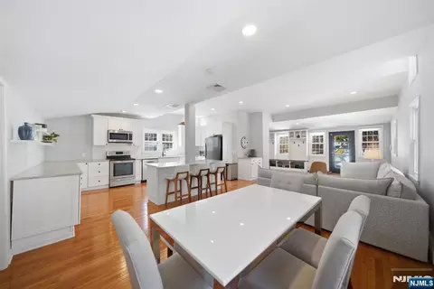 12 Overlook Dr, Denville, NJ 07834