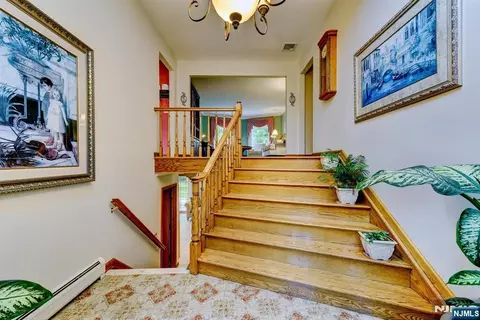 Entry Way - 11 Yellow Brick Rd, Wayne, NJ 07470 photo 1 of 2