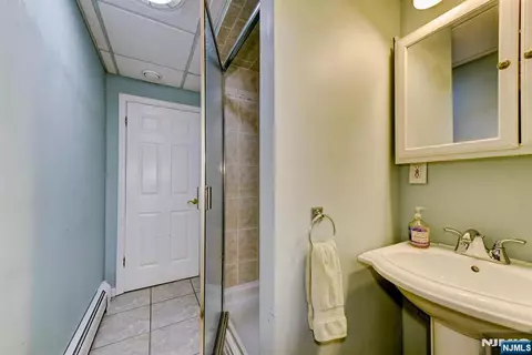 Bath - 11 Yellow Brick Rd, Wayne, NJ 07470 photo 4 of 4