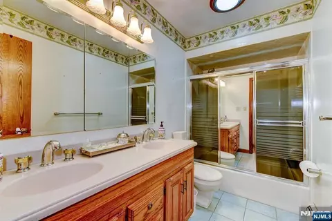 Bath - 11 Yellow Brick Rd, Wayne, NJ 07470 photo 2 of 4