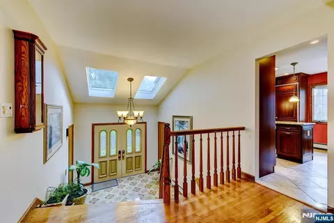 Entry Way - 11 Yellow Brick Rd, Wayne, NJ 07470 photo 2 of 2