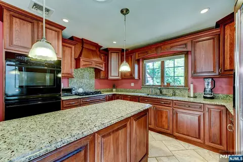 Kitchen - 11 Yellow Brick Rd, Wayne, NJ 07470 photo 3 of 6