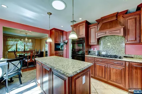 Kitchen - 11 Yellow Brick Rd, Wayne, NJ 07470 photo 4 of 6