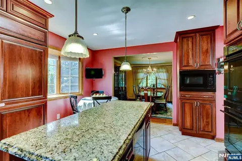 Kitchen - 11 Yellow Brick Rd, Wayne, NJ 07470 photo 5 of 6