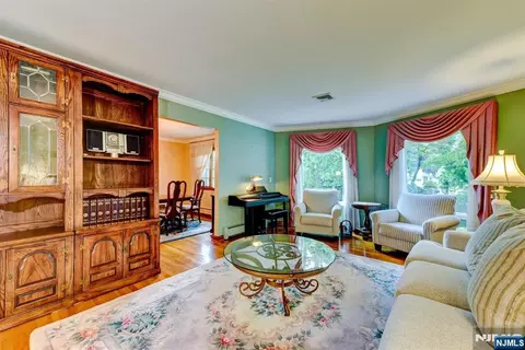 Living - 11 Yellow Brick Rd, Wayne, NJ 07470 photo 2 of 5