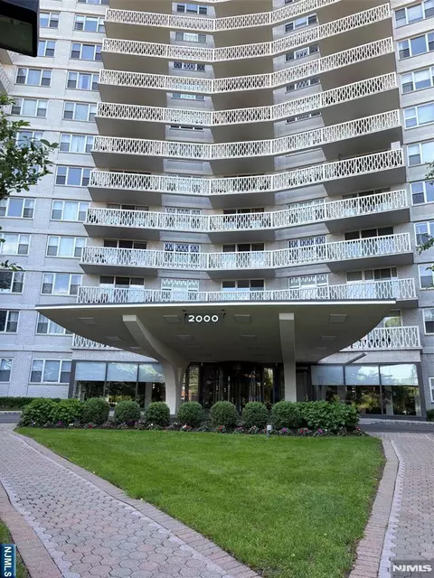 2000 Linwood Ave #21R, Fort Lee, NJ 07024
