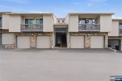 9 Paris Cir, West Orange, NJ 07052