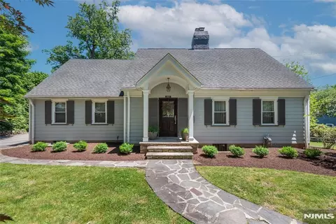 591 Highland Ave, Montclair, NJ 07043