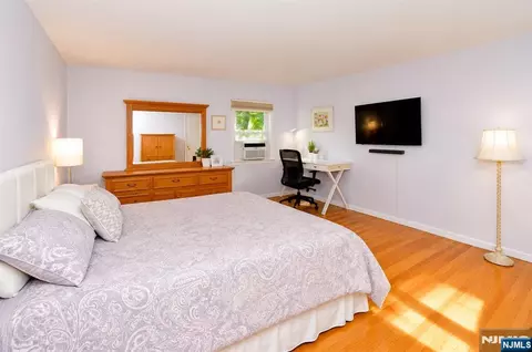 Bedroom - 85 Primrose Ln, Paramus, NJ 07652 photo 2 of 2