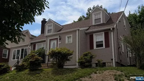 103 6th St, Wood Ridge, NJ 07075