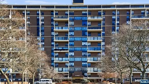 2 Horizon #1010, Fort Lee, NJ 07024