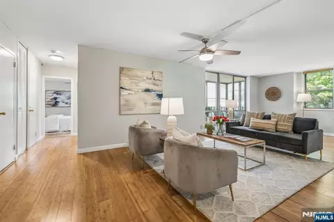 530 Valley Rd #C002V, Montclair, NJ 07043