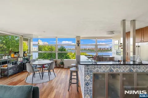 6050 Boulevard E #4C, West New York, NJ 07093