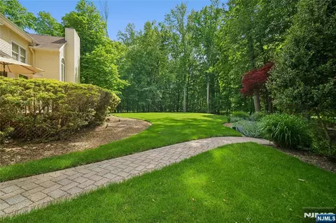 Exterior - 519 E Saddle River Rd, Saddle River, NJ 07458 photo 5 of 8