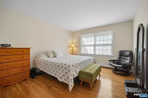 Bedroom - 519 E Saddle River Rd, Saddle River, NJ 07458 photo 5 of 5