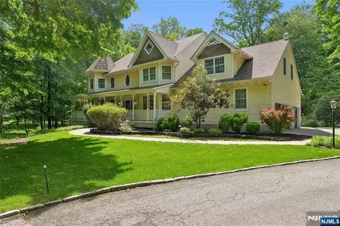 519 E Saddle River Rd, Saddle River, NJ 07458