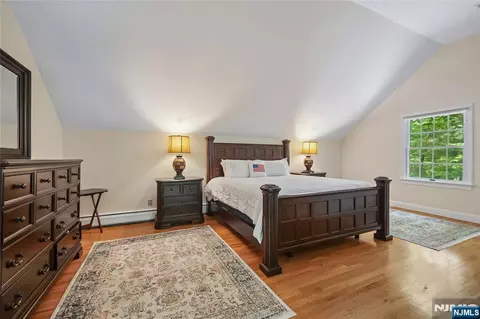 Bedroom - 519 E Saddle River Rd, Saddle River, NJ 07458 photo 3 of 5