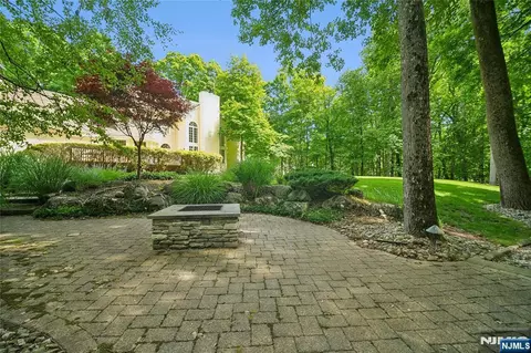 Exterior - 519 E Saddle River Rd, Saddle River, NJ 07458 photo 6 of 8