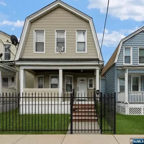 41 Coit St, Irvington, NJ 07111