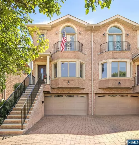 90 Washington Ave #C0090, Cliffside Park, NJ 07010
