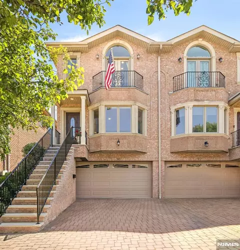 90 Washington Ave #C0090, Cliffside Park, NJ 07010