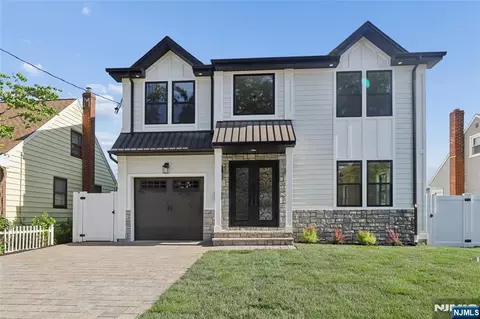 9 Cole St, Bergenfield, NJ 07621