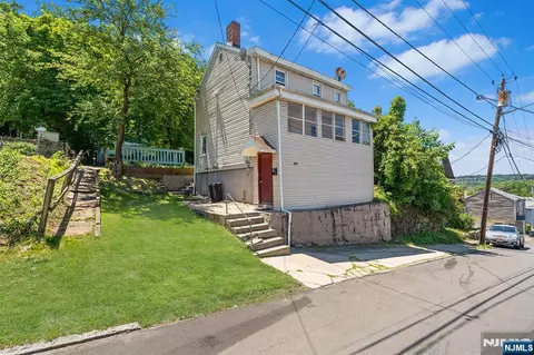 282-286 Caldwell Ave, Paterson, NJ 07501