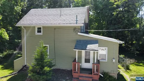 116 Railroad Ave, Mahwah, NJ 07430