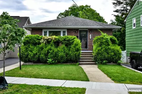 88 Woodland Ave, Rutherford, NJ 07070