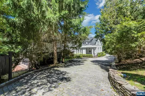 Exterior - 9 E Saddle River Rd, Saddle River, NJ 07458 photo 4 of 12