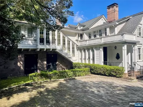 9 Saddle River Rd, Saddle River, NJ 07458