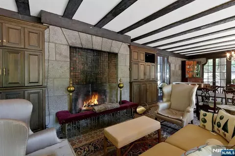 Living - 9 E Saddle River Rd, Saddle River, NJ 07458 photo 3 of 4