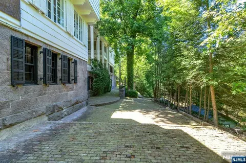Exterior - 9 E Saddle River Rd, Saddle River, NJ 07458 photo 6 of 12