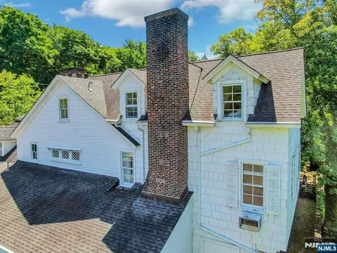 Exterior - 9 E Saddle River Rd, Saddle River, NJ 07458 photo 10 of 12