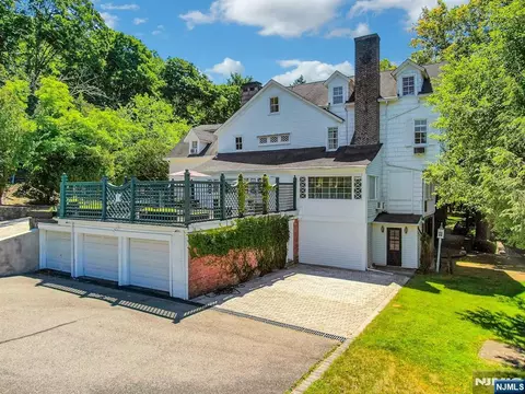 Exterior - 9 E Saddle River Rd, Saddle River, NJ 07458 photo 5 of 12