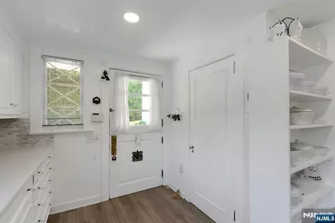Entry Way - 9 E Saddle River Rd, Saddle River, NJ 07458 photo 4 of 5