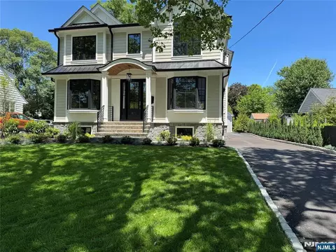 671 Delaware Ave, Ridgewood, NJ 07450