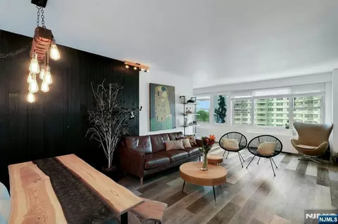 2077 Center Ave #9E, Fort Lee, NJ 07024